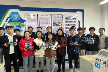 我校首次参加华北五省（市、自治区）大学生机器人大赛取得好成绩